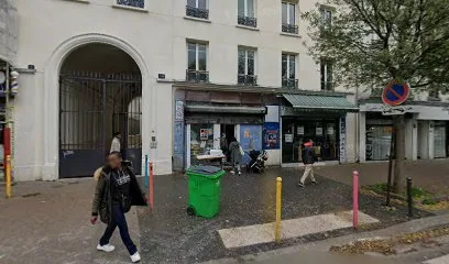 La Tour Est Folle